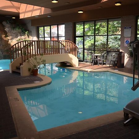 Zoders Inn And Suites Гатлинбург Экстерьер фото