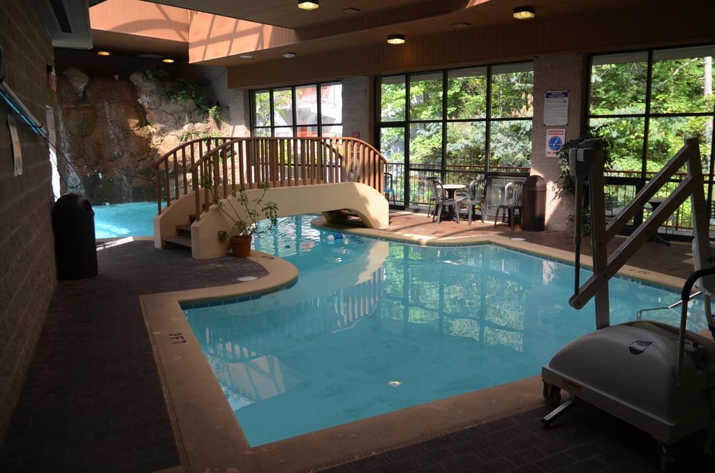 Zoders Inn And Suites Гатлинбург Экстерьер фото
