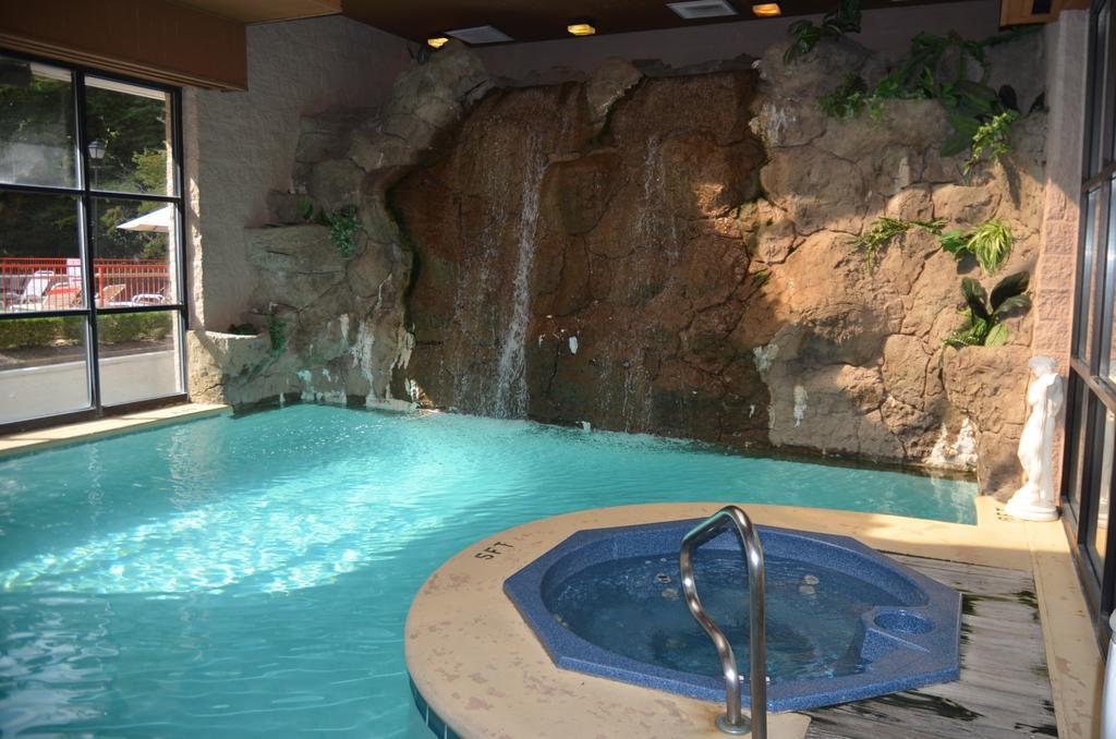 Zoders Inn And Suites Гатлинбург Экстерьер фото
