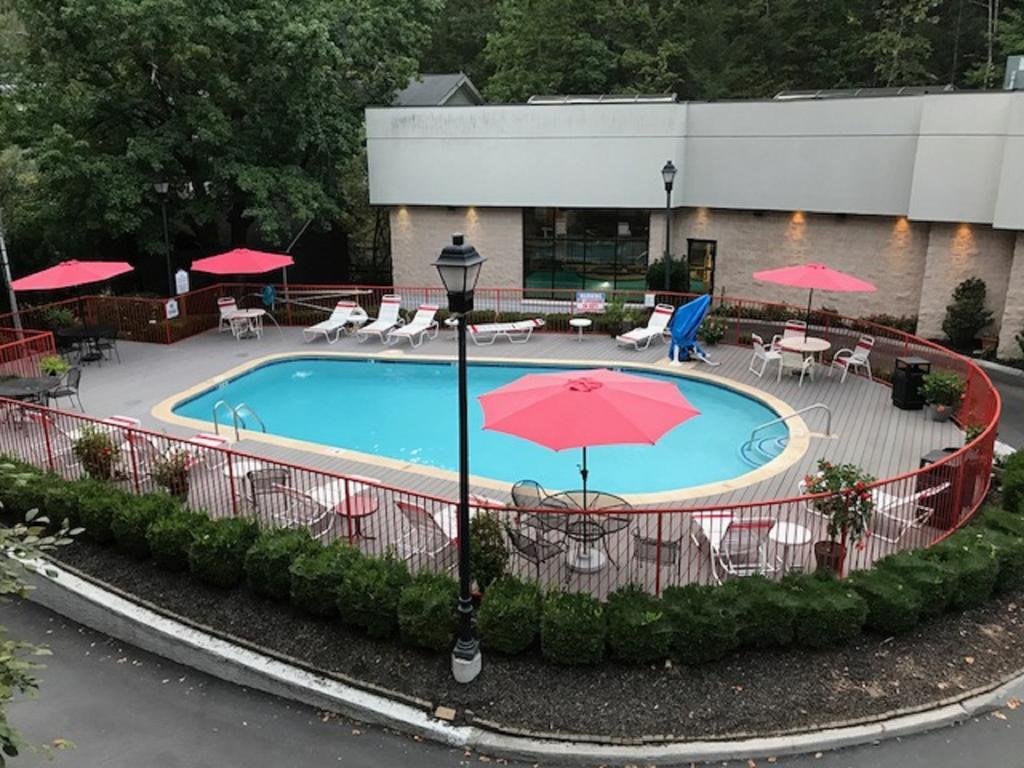 Zoders Inn And Suites Гатлинбург Экстерьер фото