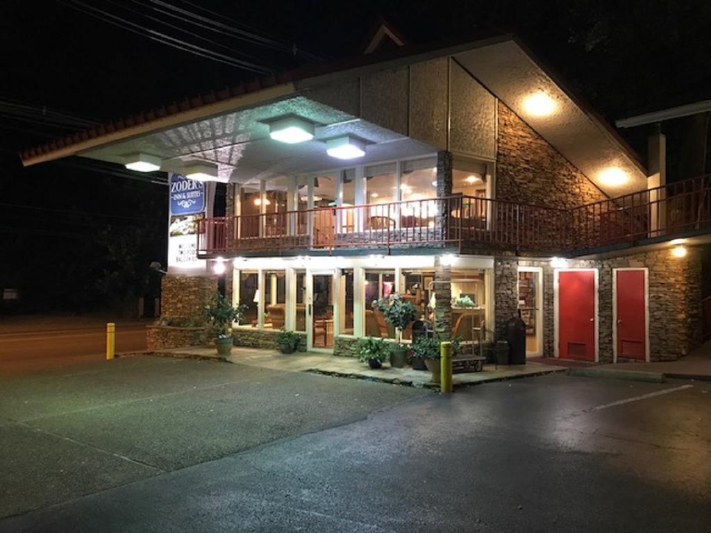 Zoders Inn And Suites Гатлинбург Экстерьер фото