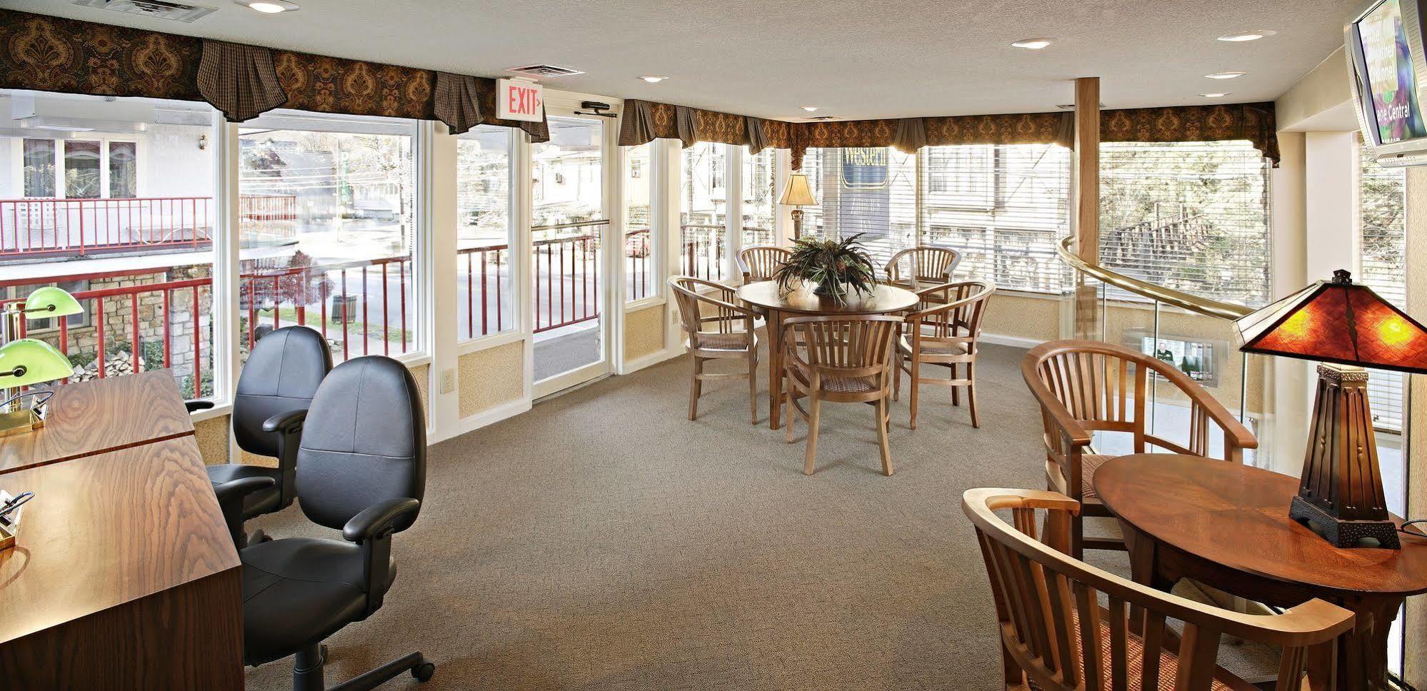 Zoders Inn And Suites Гатлинбург Экстерьер фото